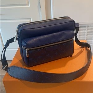 Louis Vuitton Messenger Bag